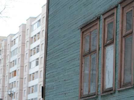 В Архангельске сносят аварийные «деревяшки»