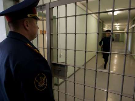 В Поморье подросток получил 4,5 года тюрьмы за убийство крёстного отца