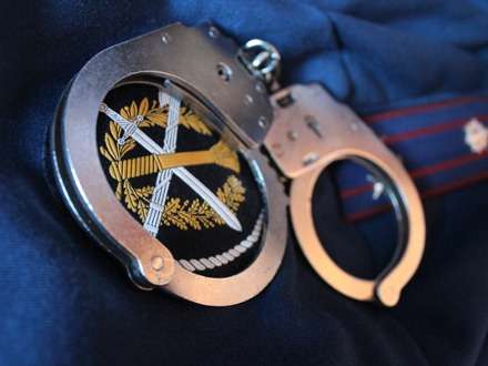 Инспектор отдела безопасности торговал электроникой в тюрьме
