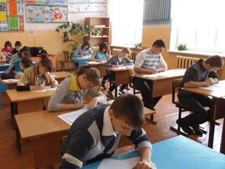 Девятиклассники сдают еще один экзамен