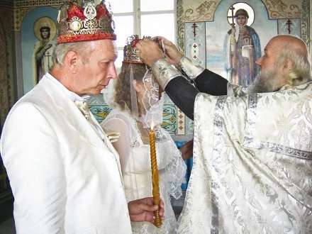 Обвенчались в колонии