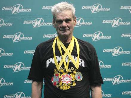 75-летний гиревик из Северодвинска стал чемпионом мира