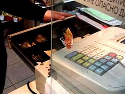 15-летний школьник ранил ножом продавца и похитил из кассы деньги