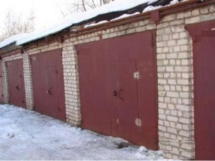 Погиб в гараже