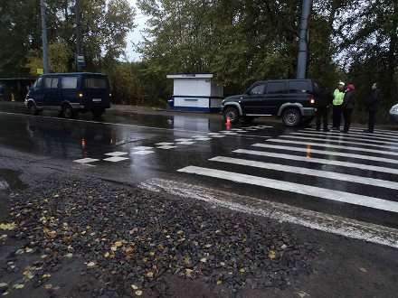 Осталась жива после двойного наезда автомашин