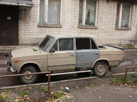 В столице Поморья угнанные «Жигули» загорелись в соседнем дворе