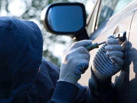 В Поморье три семиклассника подозреваются в серии угонов автомобилей