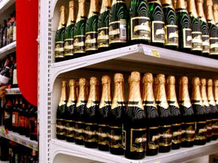 В России могут запретить продажу алкоголя вдоль федеральных трасс