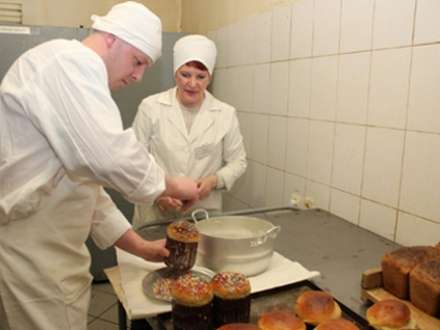 Пасхальные куличи освятили в СИЗО