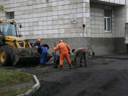 В Архангельске продолжается ремонт дворовых территорий