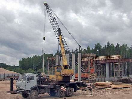 Для монтажа путепровода пришлось остановить поезда