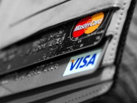 58% россиян имеют банковскую карту