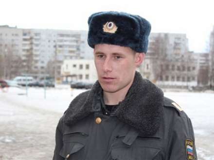 В Северодвинске полицейский спас жизнь молодому человеку