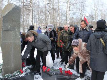 Гвоздики к Памятному камню